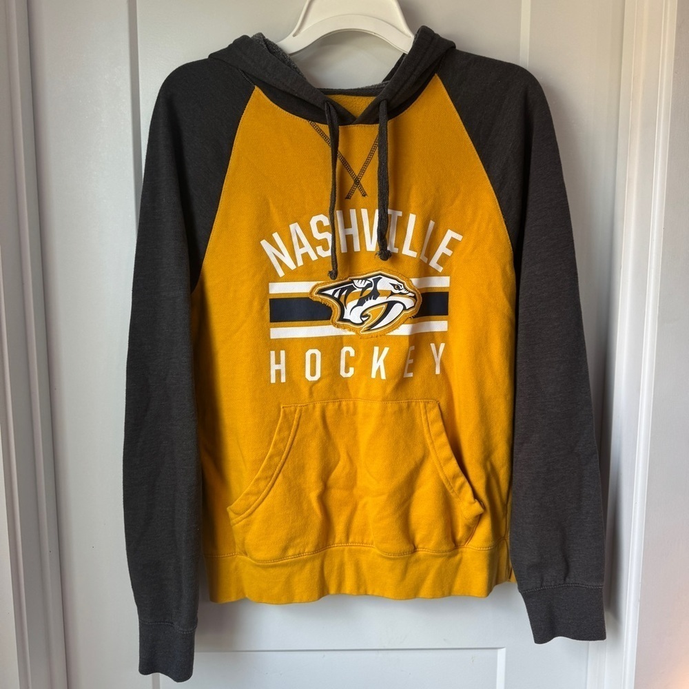 Nashville Predators Hockey Team Hoodie Sweatshirt Mens Small Unisex Licensed NHL